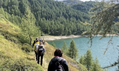 La montagnaterapia che unisce sotto i giganti delle Lepontine 