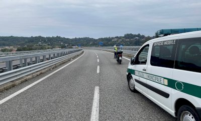 Scontro auto-moto sulla tangenziale di Bra: per l'automobilista tasso alcolemico quattro volte oltre il limite