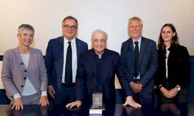 Un tartufo bianco a Martin Scorsese: “Il regalo del Piemonte al maestro che ha reso il cinema eterno”