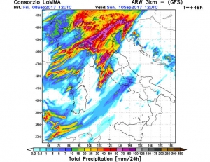 Cielo in gran parte coperto con possibili rovesci pomeridiani
