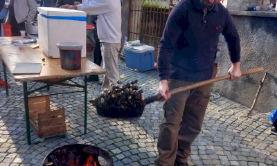 Mundaj e vin brulé, a Brondello la sorpresa organizzata da Pro Loco e Comune