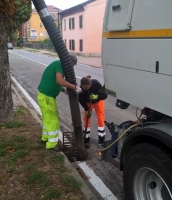In corso la pulizia di tombini e caditoie cittadine