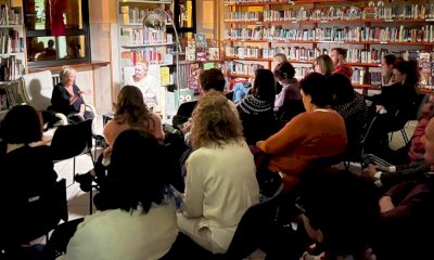 Folto pubblico in biblioteca a Busca per l'incontro con Eleonora Sottili