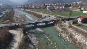 Una campata in più per il ponte sul fiume Tanaro