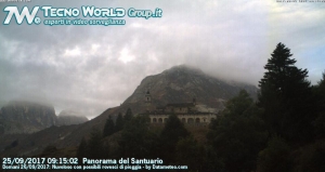 Nubi basse, pioggerelline e rovesci