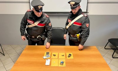 Sorpreso con una dose di cocaina, in casa aveva 183 grammi di hashish: ai domiciliari un giovane di Bra