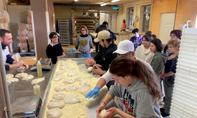 Ragazzi e ragazze del Grandis in carcere per un laboratorio di panificazione