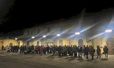 Una serata di ordinario caos sulla Torino-Fossano: 