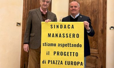 Boselli e Armellini protestano davanti all'ufficio della Sindaca: 