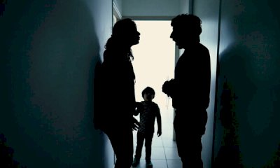 Messaggi a raffica, lei denuncia lo stalking. La difesa:
