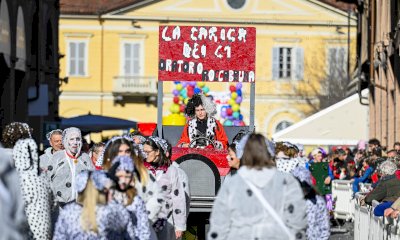 A Saluzzo il 97° Carnevale entra nel vivo con la sfilata dei carri degli oratori