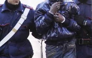 Fugge dai domiciliari, i Carabinieri lo arrestano