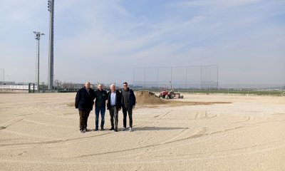 Cherasco, sopralluogo del Comune sul nuovo campo sintetico di Roreto